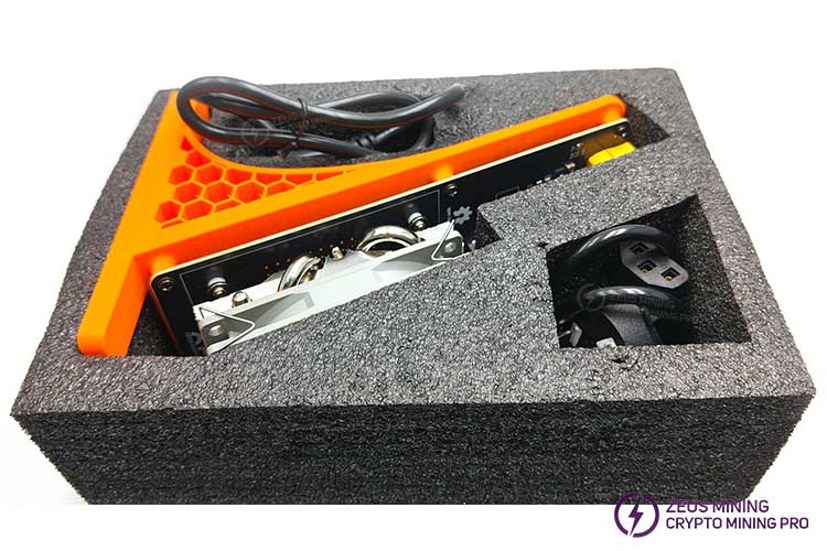 Домашнее оборудование для майнинга Bitaxe Nerd OCTAXE 9.6T Solo Домашнее оборудование для майнинга Bitaxe Nerd OCTAXE 9.6T Solo