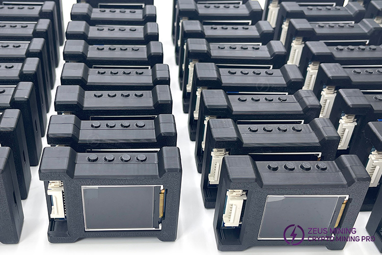 Испытательный стенд ZEUS MINING TAAS для ремонта ASIC-майнеров Испытательный стенд ZEUS MINING TAAS для ремонта ASIC-майнеров